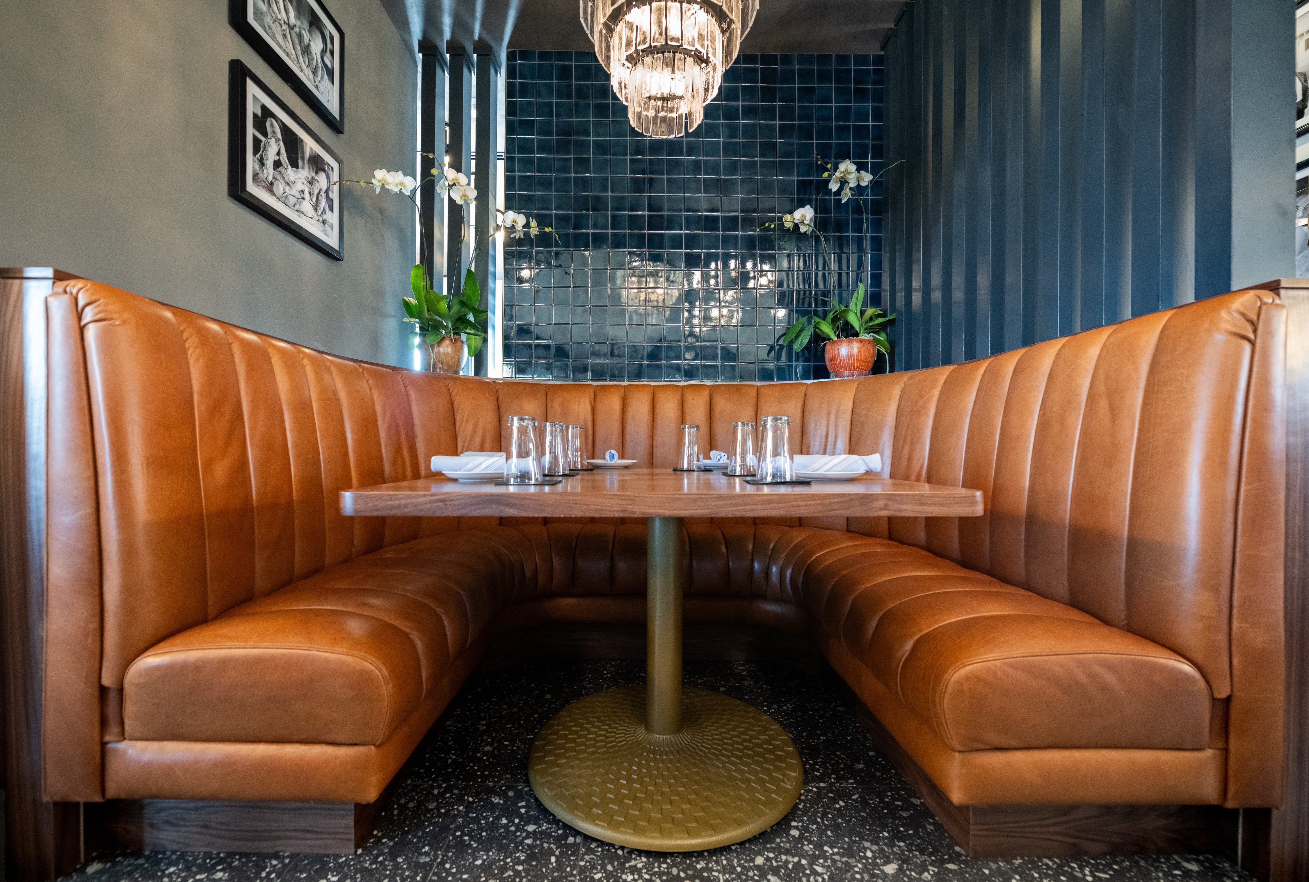 U Shaped Radius Booth / Banquette